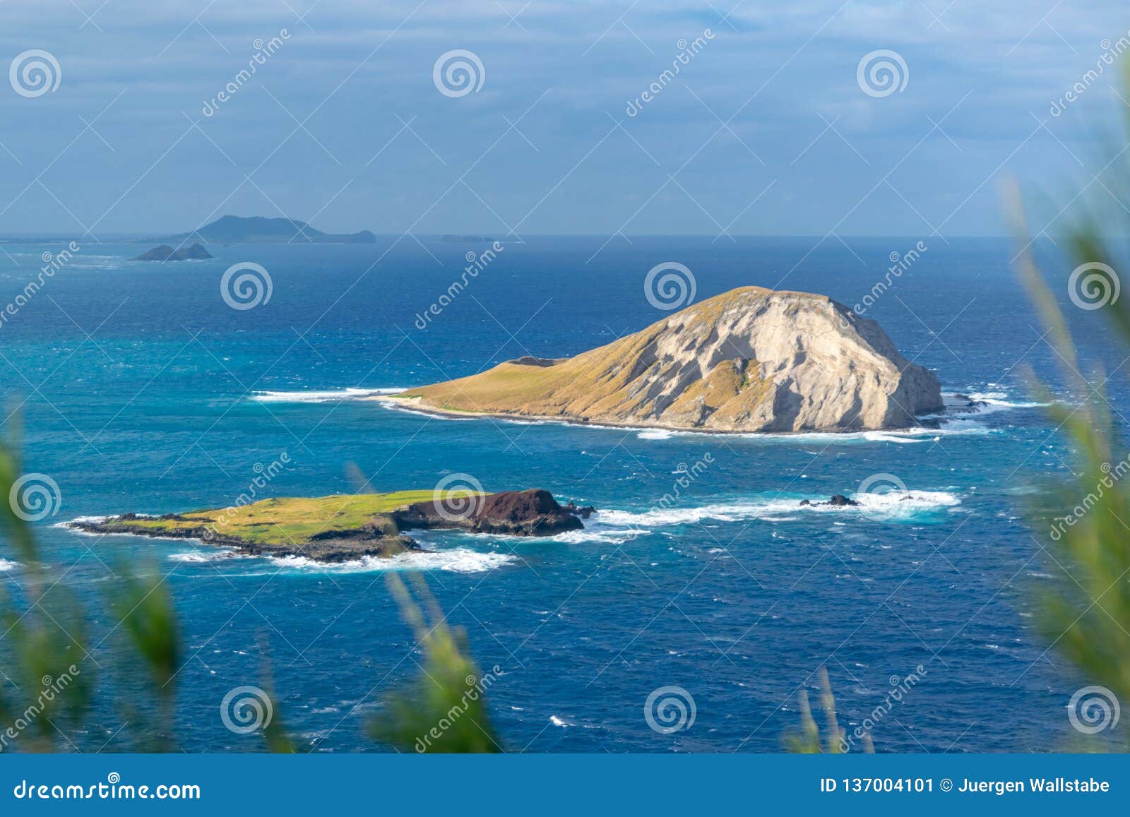view of rabbit island mÃÂnana island, an uninhabited islet located 1.2 km off kaupÃÂ beach & waimanalo at the eastern end of the i
